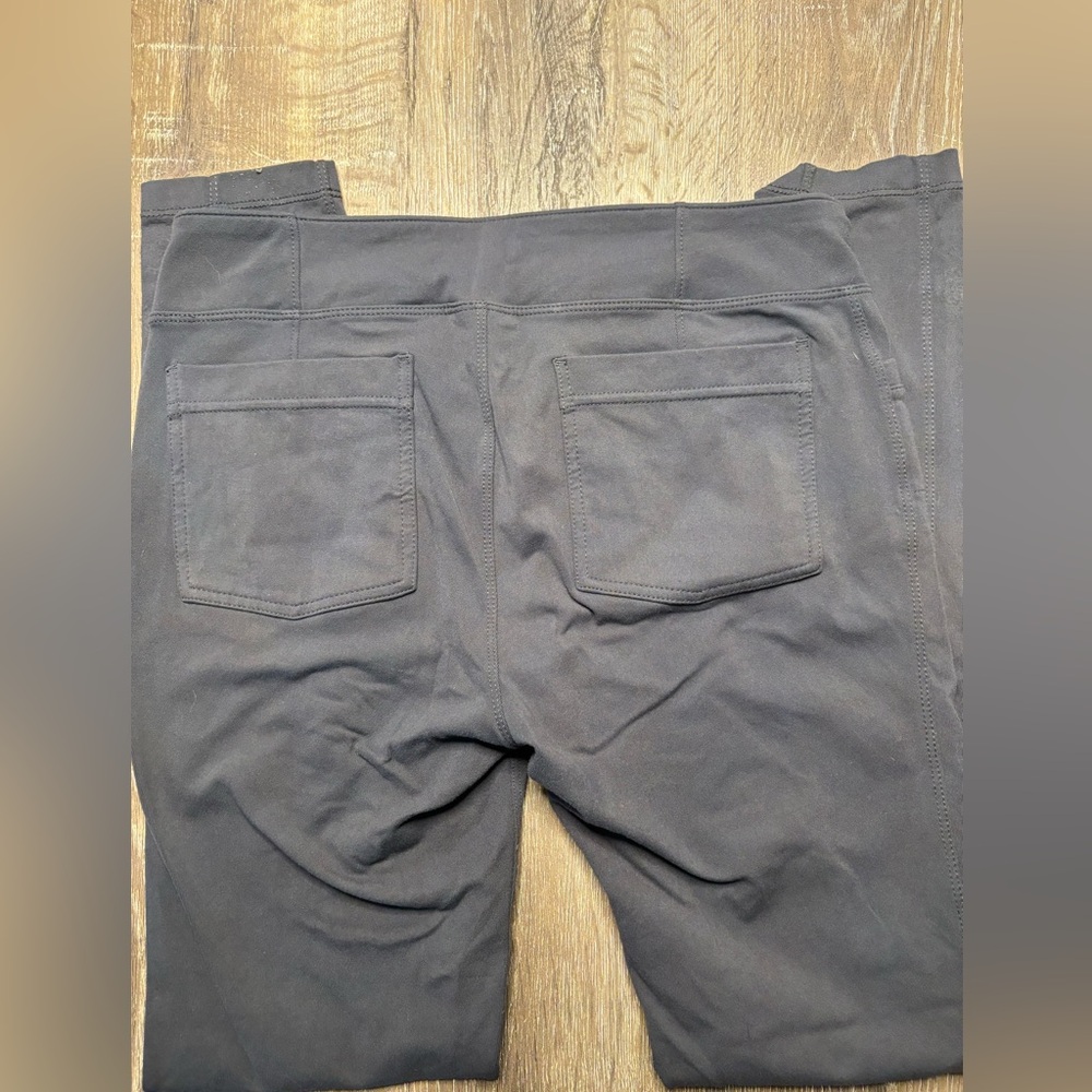 Size Medium Charcoal Atheleta Metro Leggings - Picture 6 of 6